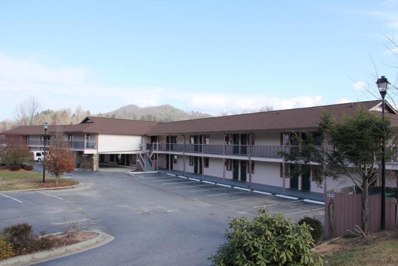 Mountain Valley 2* Dillard