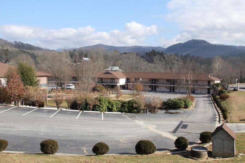 Mountain Valley Dillard
